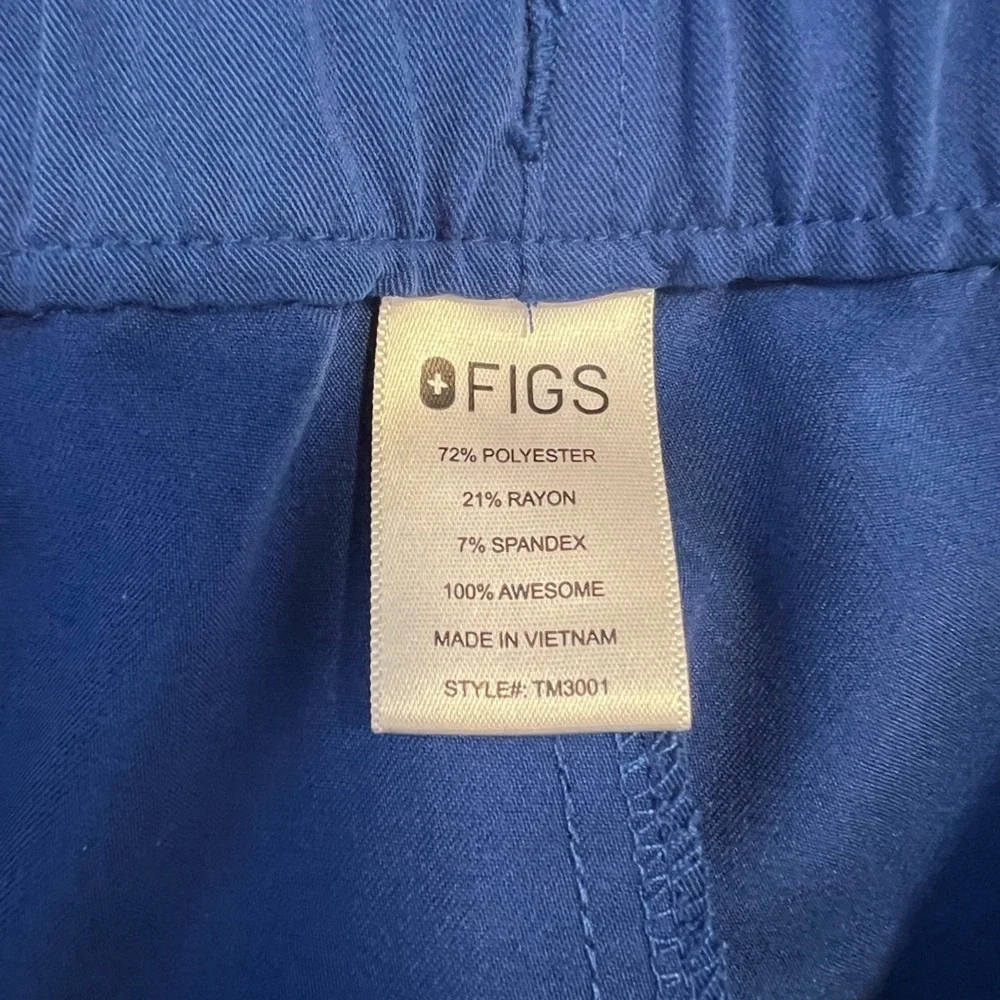 Men’s Figs Cairo Cargo Scrub Pants Size Men’s Medium Color Royal Blue